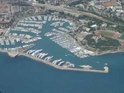18 x 5,30m CGU Port Vauban, Antibes