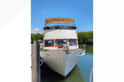 1977 Marine Trader Double Cabin