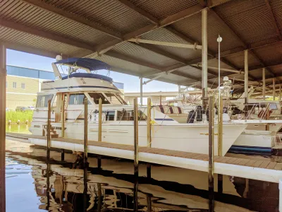 1986 Chris-Craft 460 Constellation