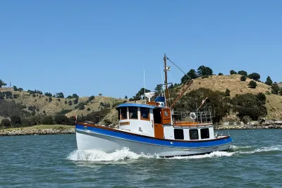 1987 Lord Nelson Victory Tug