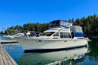 1989 Tollycraft 44 Cockpit Motor Yacht