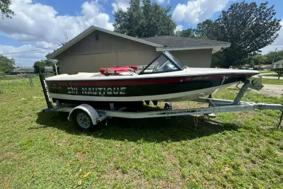 1993 Nautique Ski Nautique 200 Closed Bow