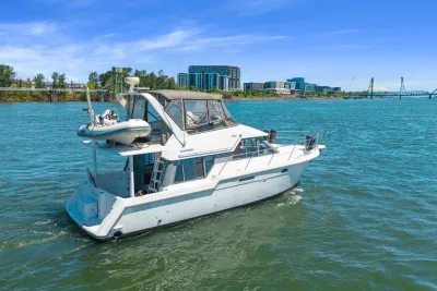 1994 Carver 370 Voyager