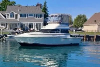 1995 Silverton 37 Convertible
