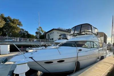 1997 Sea Ray 370 Aft Cabin