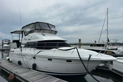 1998 Cruisers Yachts 3650 Aft Cabin