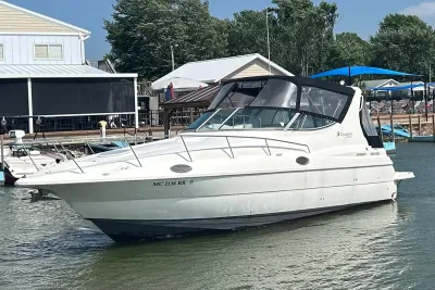 1999 Cruisers Yachts 3075 Rogue
