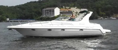 1999 Cruisers Yachts 3375 Esprit