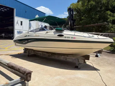 1999 Rinker Captive 232 CC