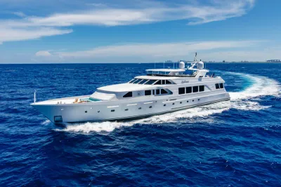 2000 Christensen Raised Pilothouse