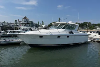 2000 Tiara Yachts 3500 Express