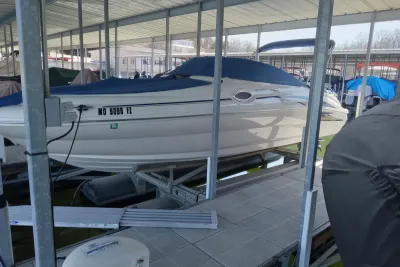 2001 Sea Ray 240 Sundeck