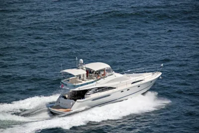 2002 Fairline Squadron 58