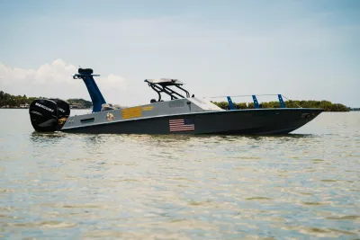 2002 Interceptor Nightcat 27