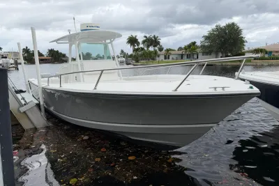 2002 Regulator 32 Forward Seating