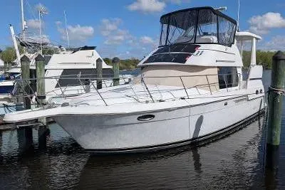 2003 Carver 356 Motor Yacht