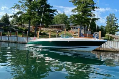 2003 Chris-Craft Corsair 25