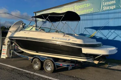 2003 Four Winns 225 Sundowner