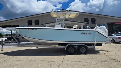 2004 Angler 2700