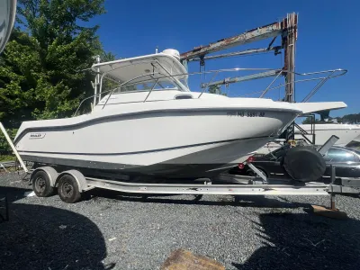 2004 Boston Whaler 255 Conquest