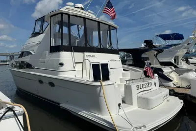 2004 Carver 444 Cockpit Motor Yacht