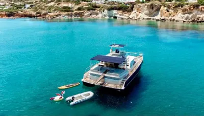 2004 Lagoon Power 43