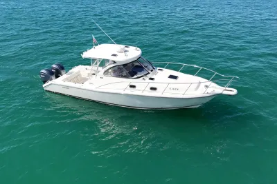 2004 Pursuit 3370 Offshore