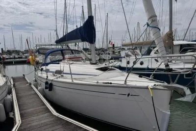 2005 Bavaria Cruiser 30