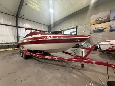 2005 Glastron GX 235