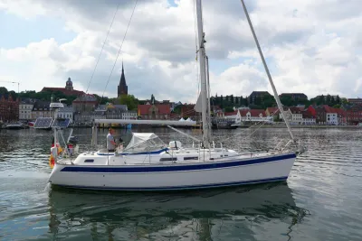 2005 Hallberg-Rassy 37