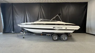 2005 Larson LXi 228