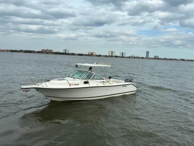 2005 Pursuit 2570 Offshore