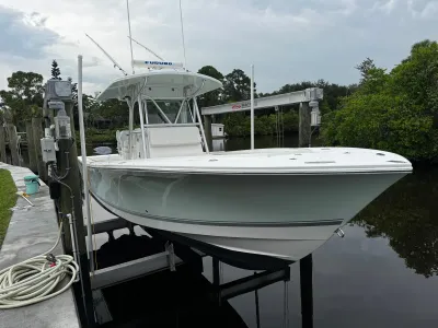 2005 Regulator 32 Forward Seating