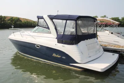 2005 Rinker Fiesta Vee 312
