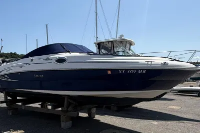 2005 Sea Ray 240 Sundeck