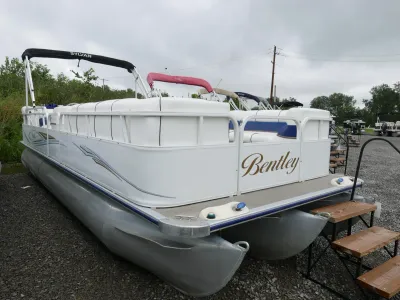 2006 Bentley Pontoons 240 CRUISE