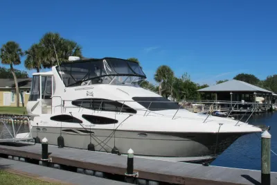 2006 Cruisers Yachts 385 Motoryacht