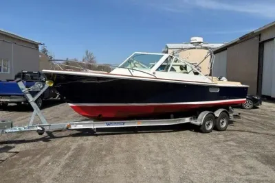 2006 Hunt Yachts Harrier 25