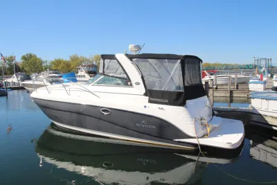 2006 Rinker 320 Express Cruiser