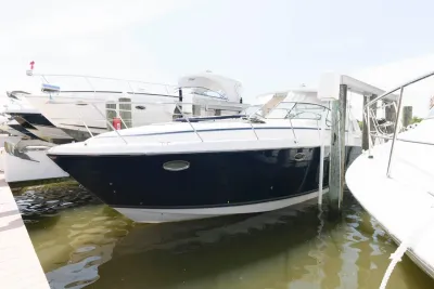 2007 Rinker 420 Express Cruiser