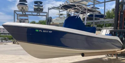 2008 Cobia 256 Center Console