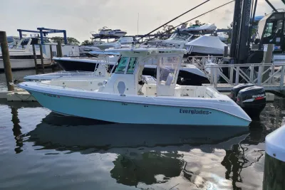 2008 Everglades 270 Center Console