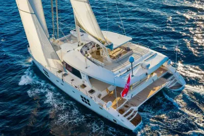 2009 Sunreef 70