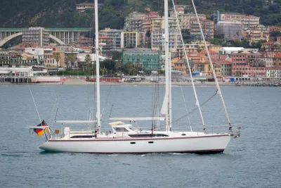 2010 Amel 54