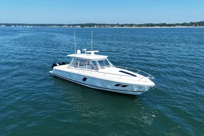 2010 Intrepid 400 Cuddy