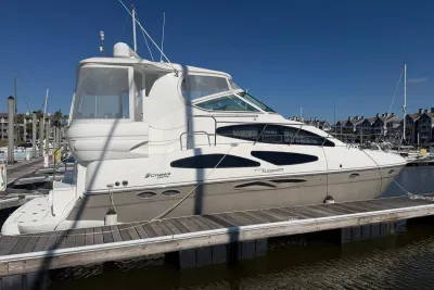 2011 Cruisers Yachts 415 Express Motoryacht