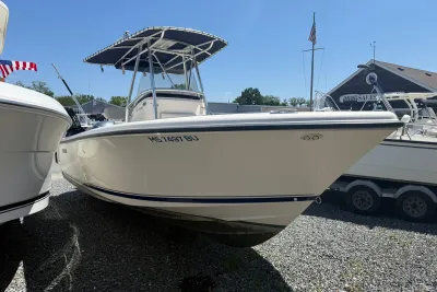 2011 Pursuit C 230 Center Console