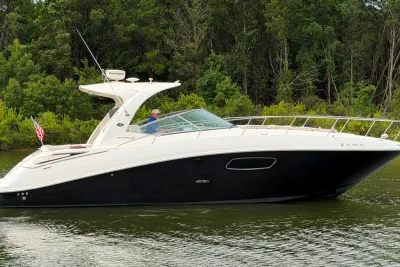 2011 Sea Ray Sundancer 370