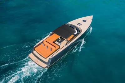 2011 VanDutch 40