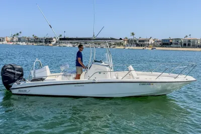 2012 Boston Whaler 230 Dauntless